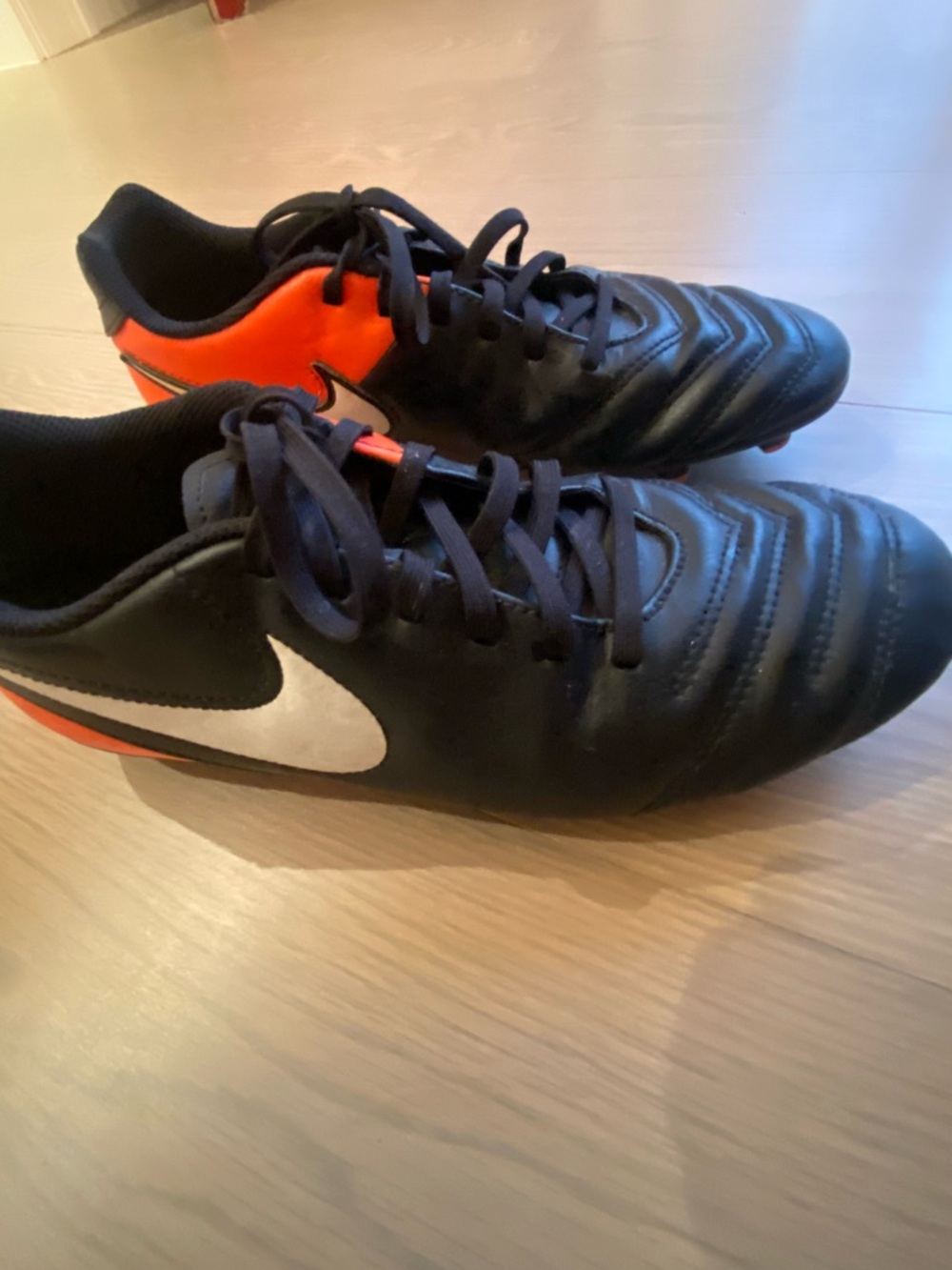 Nike Kids Black & Orange Soccer Cleats with White Swoosh Size US 7 Euro 40